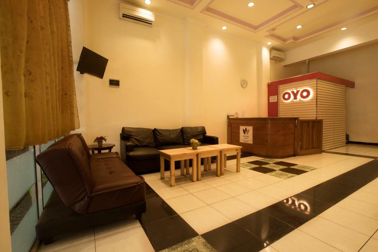 Oyo 262 Ian Jk Hotel 탕그랑 외부 사진